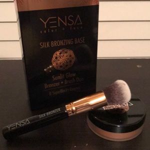 Yensa Silk Bronzing Base & Brush